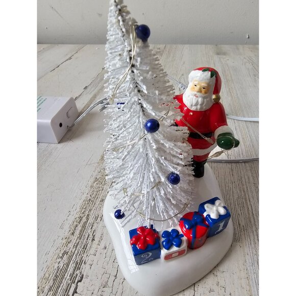 Dept 56 Santa comes town‎ 2021 6007775 new tree light up - Picture 7 of 11
